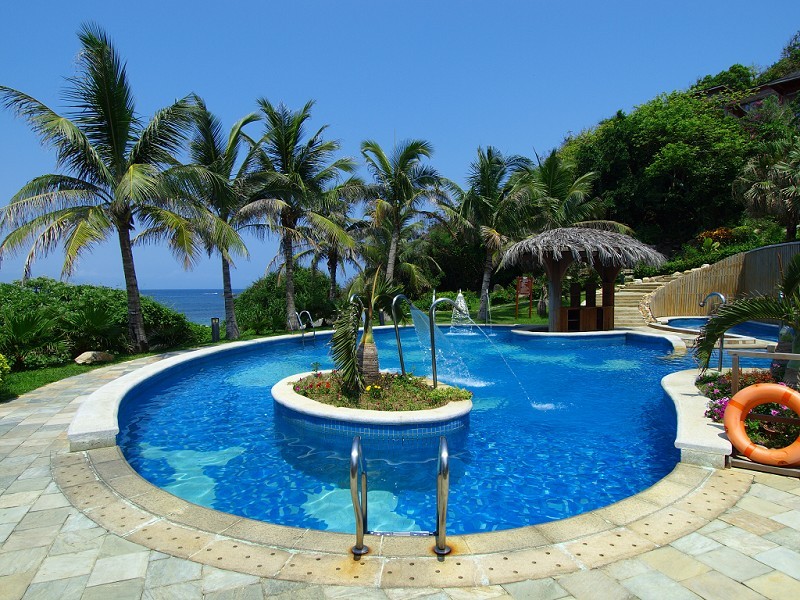 武漢水上樂(lè)園水處理的方法